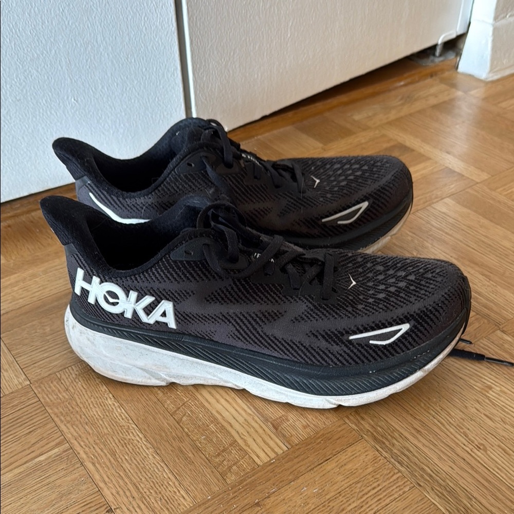 HOKA Clifton 9 Running Shoes